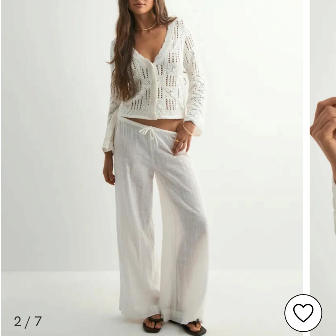 Vit stickad kofta med v-ringning - 1