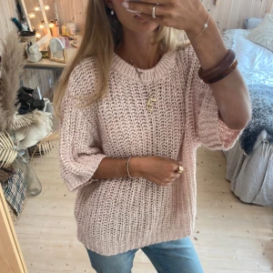 Stickad tröja - SUPER snygg trekvartsärmad ❤️