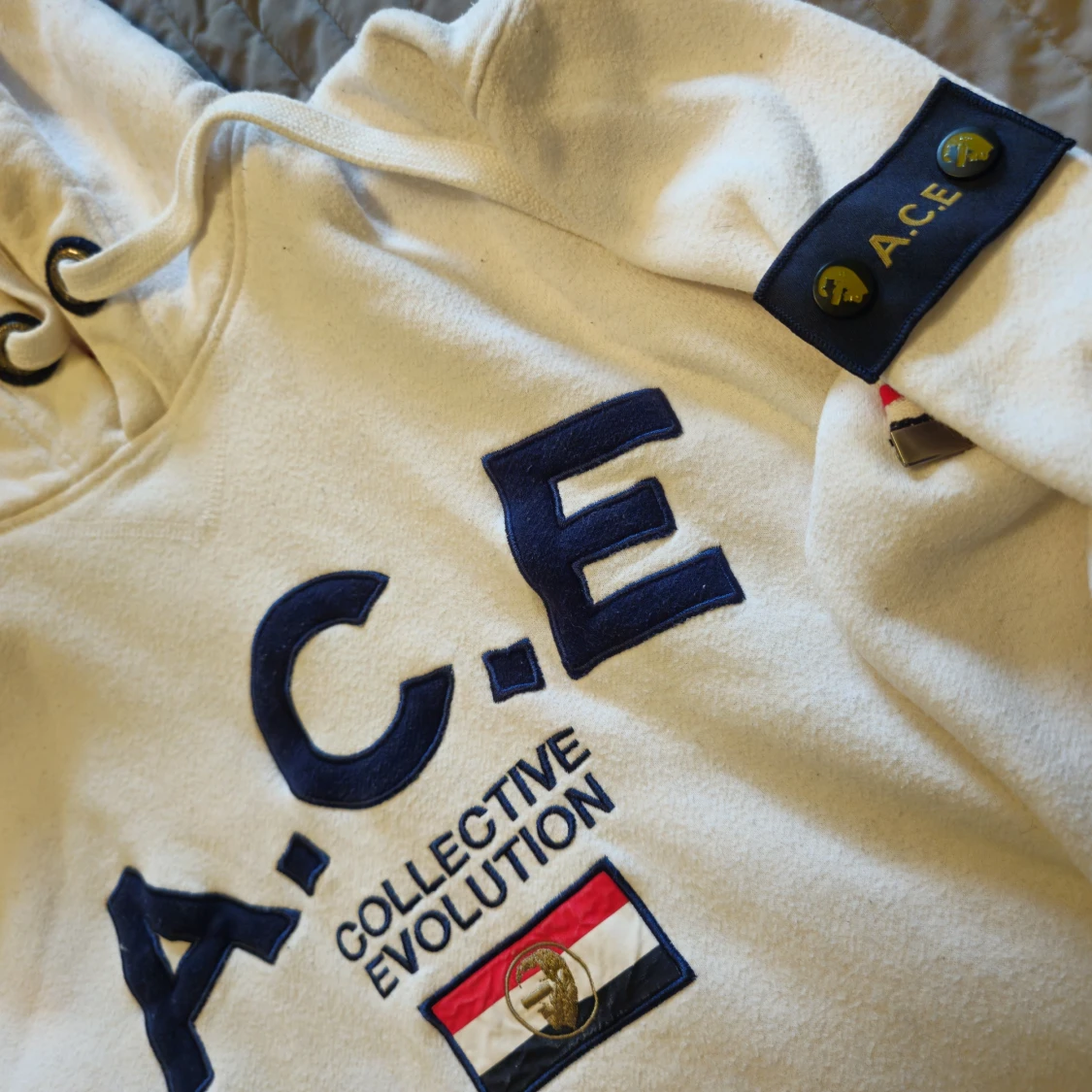 Vit hoodie från A.C.E Collective Evolution XL - 1