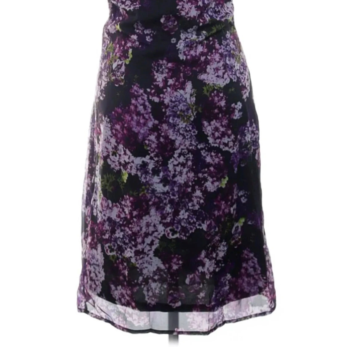 Lila blommig slipklänning gina tricot - 1