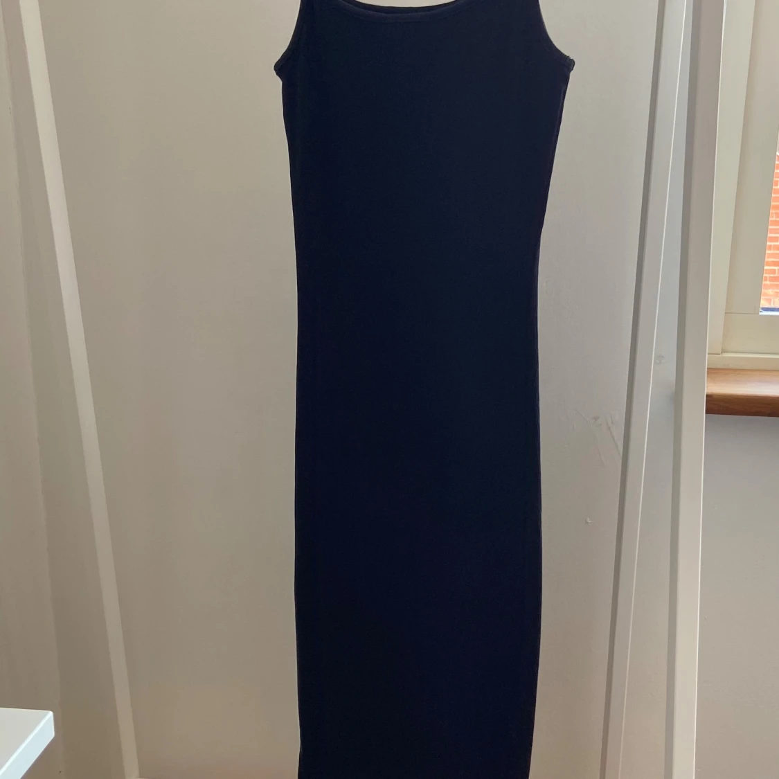 Marinblå långklänning från Amisu - 1