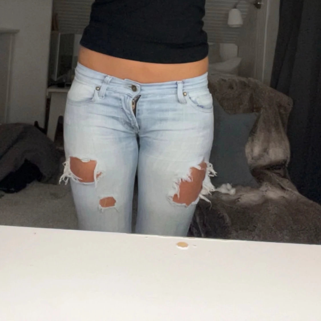 Ljusblåa boutcut jeans - 2