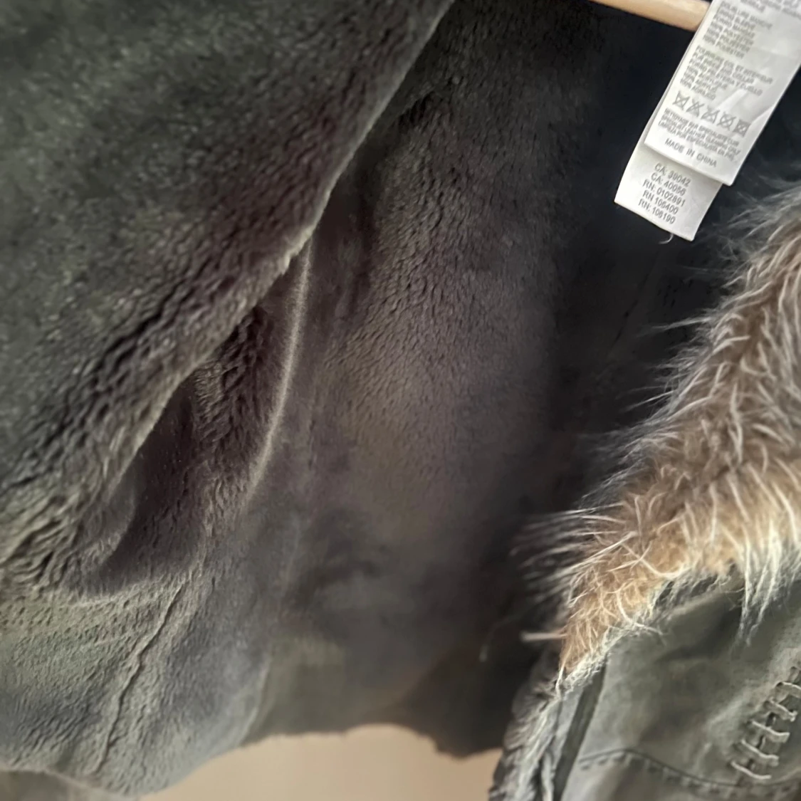 Grå läder och pälsjacka från Morgan med snörning - 3