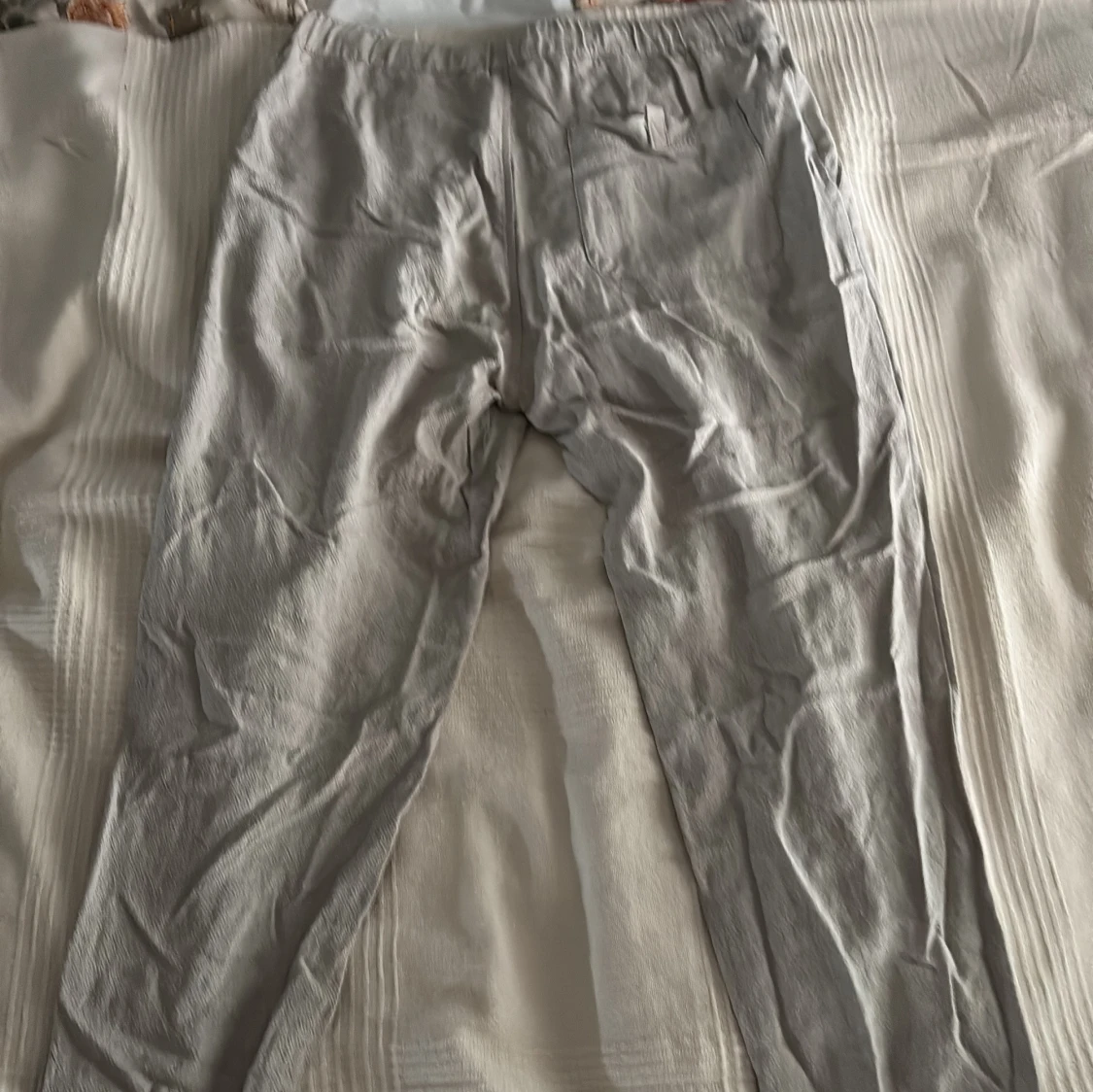 Beige linnebyxor med snörning från Zara - 1