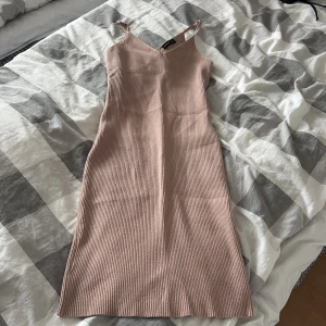 Klänning  - Passar till alla tillfällen 