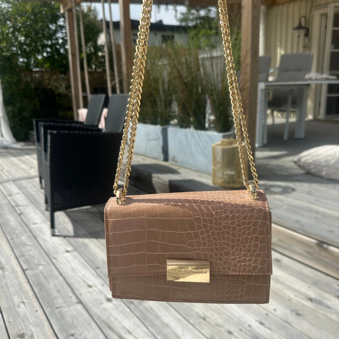 Beige axelväska från Ideal of Sweden - 1