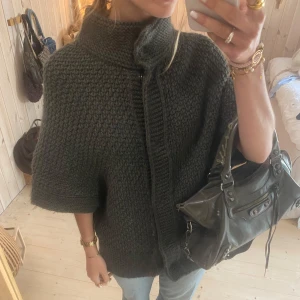 Stickad tröja - SUPER snygg i mohair och ull!! En av mina favoriter 