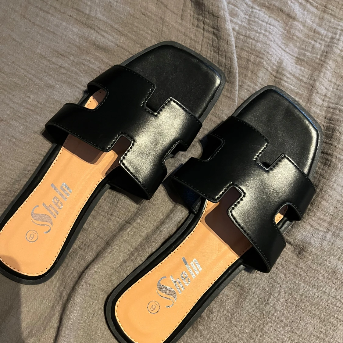 Svarta sandaler från Shein - 1