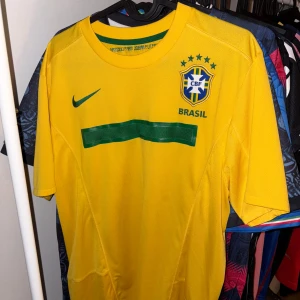 Brasilien 2011-12 tröja - - Knappt använt (max 2 gånger) - Som ny - Storlek M