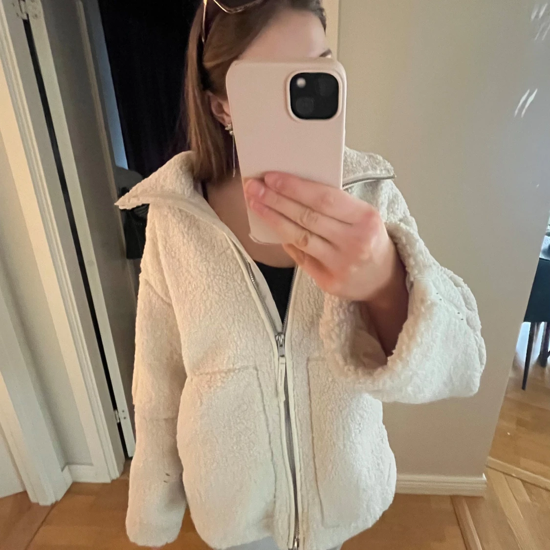 Beige teddyjacka med dragkedja - 1