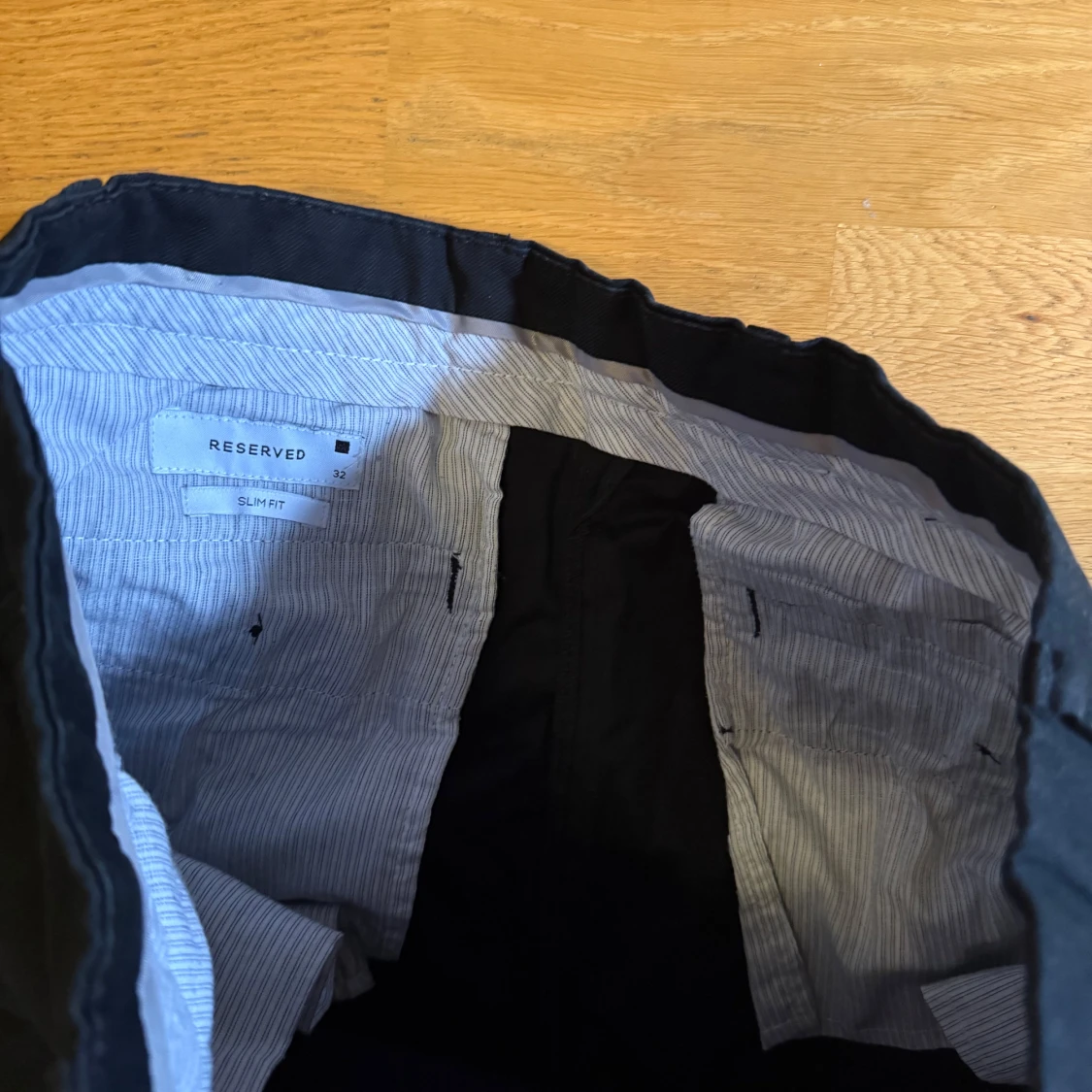 Svarta chinos från Reserved slim fit - 1