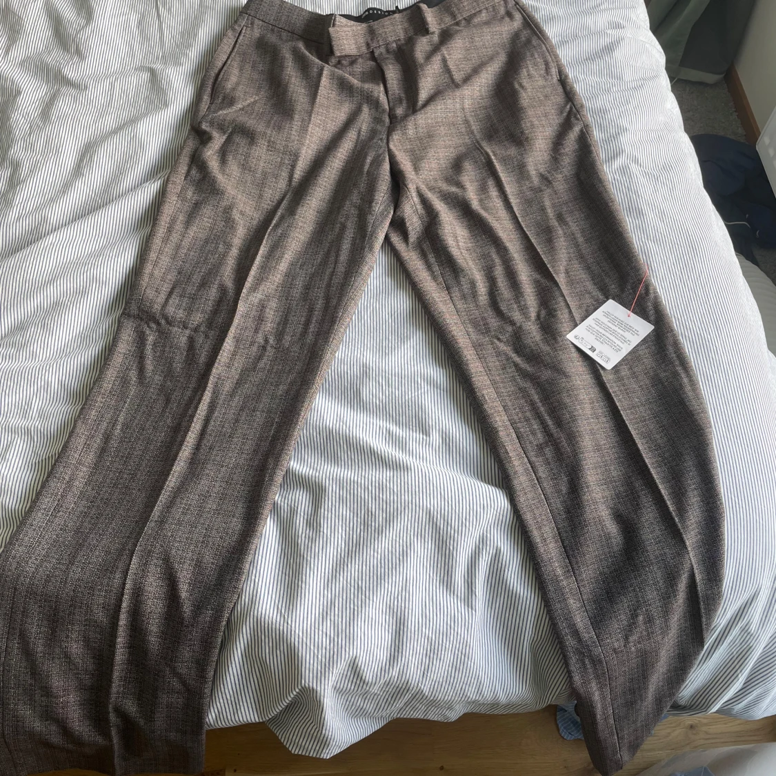 Bruna kostymbyxor från ASOS DESIGN