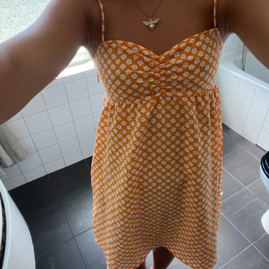 Gullig klänning - 1