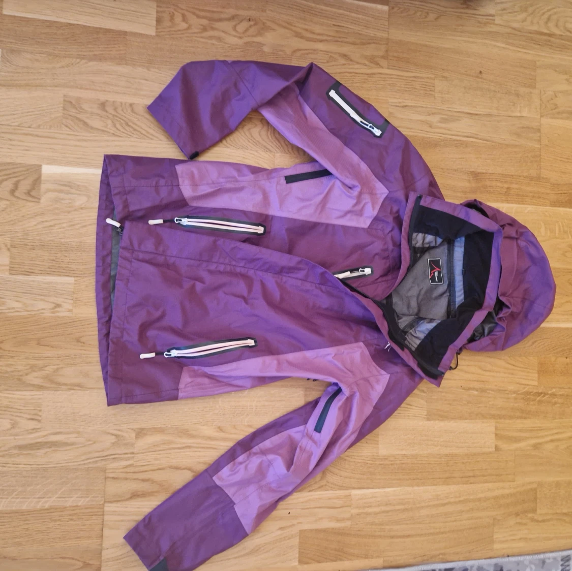 Lila vindjacka från High Mountain - 1