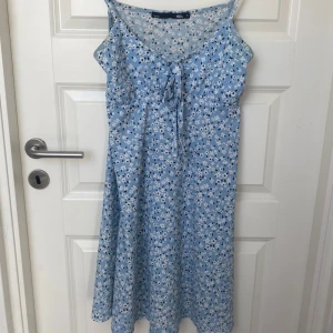 Gullig sommarklänning  - Bekväm somrig klänning från lager!🫐🫶🏼
