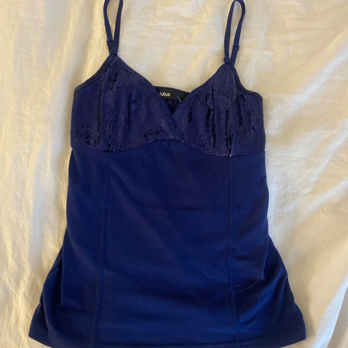 Mörkblå paljettlinne från Cubus - 1