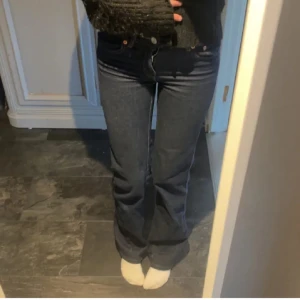 Jeans - Jeans ifrån lager157 i modellen 90’s boot med fickor bak❤️