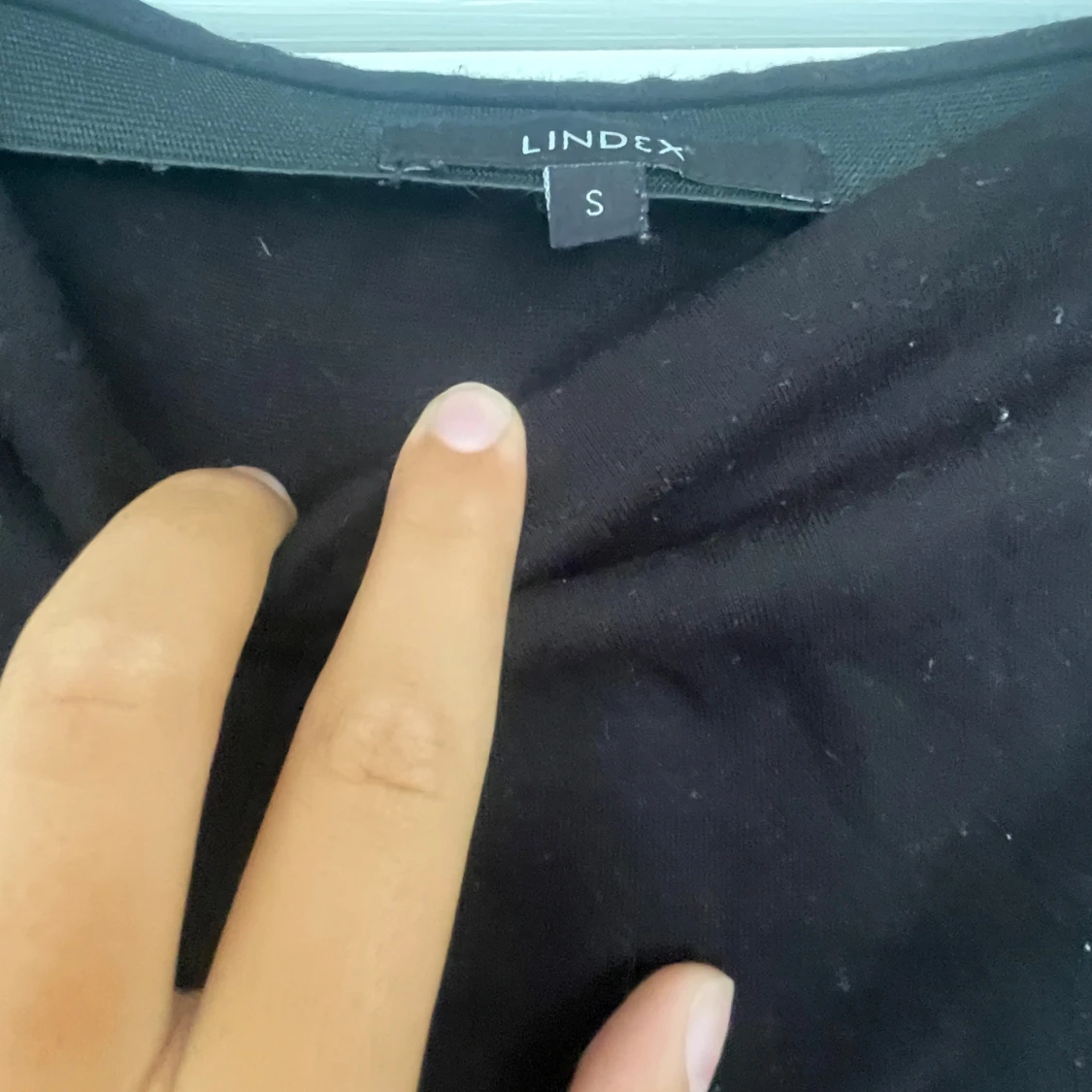 Svart knäkjol från Lindex med slits - 2