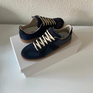 Maison margielas gats (HELT NYA) - Maison margielas (HELT NYA) | Skick: 10/10 | Storlek: 40 (passar 41) | Allt og medföljer! | Nypris ≈ 6000 SEK | Först till kvarn!🙌