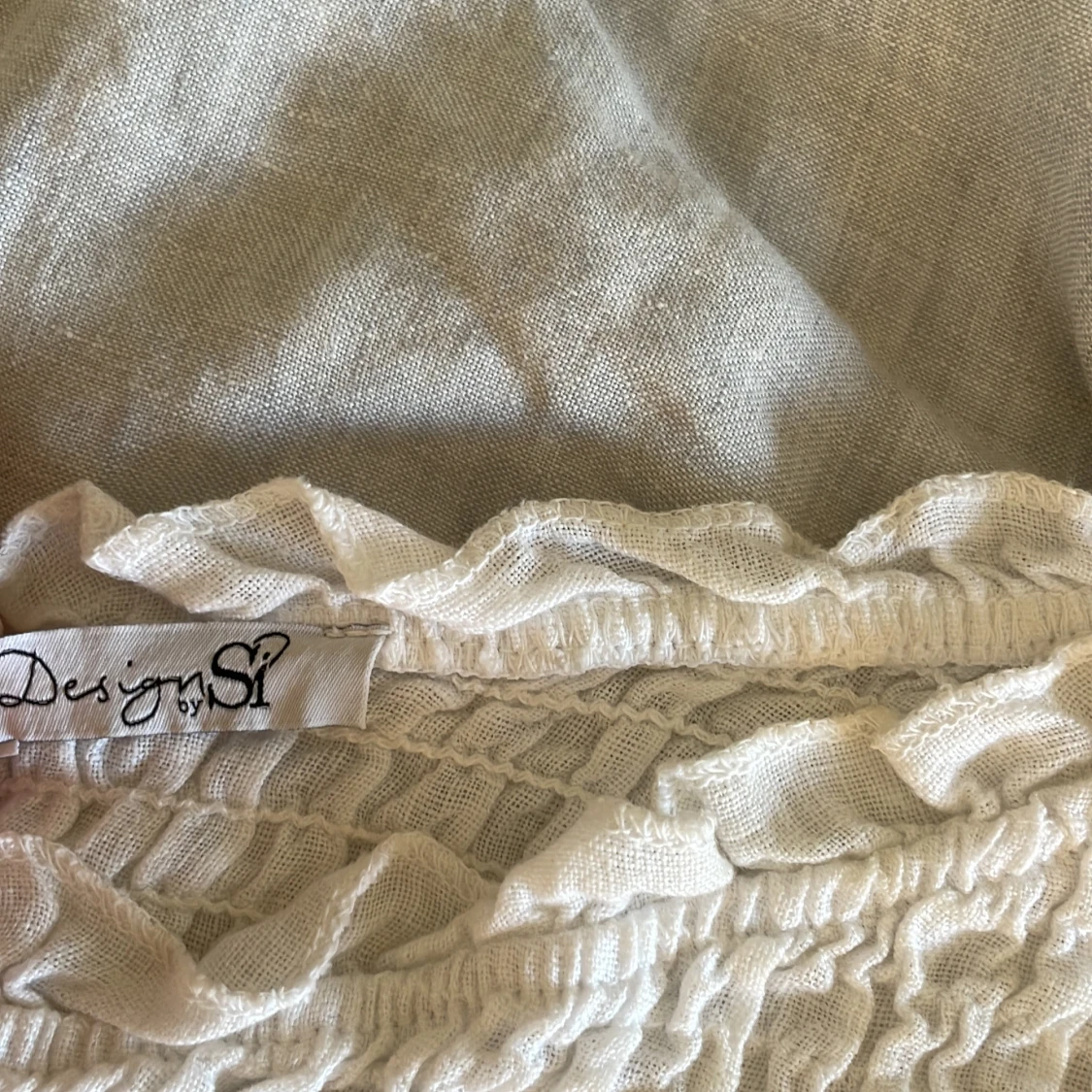 Vit enaxlad linnetopp från Design by Si - 2