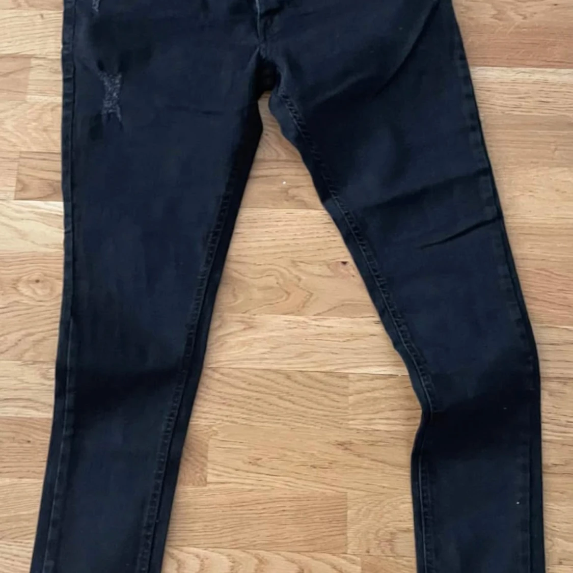 Svarta jeans från Brave Soul med rutdetalj