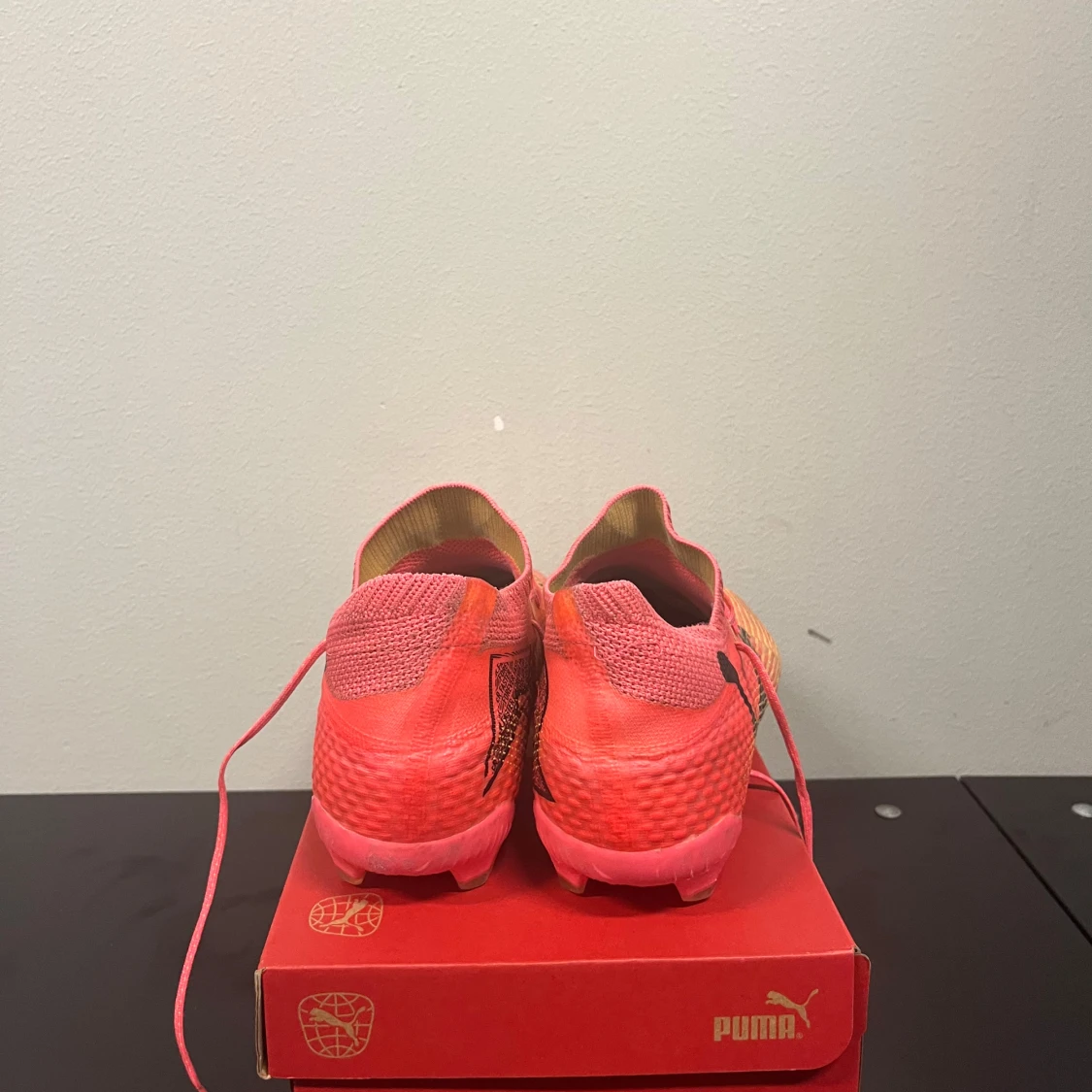 Puma rosa fotbollsskor med snörning - 1