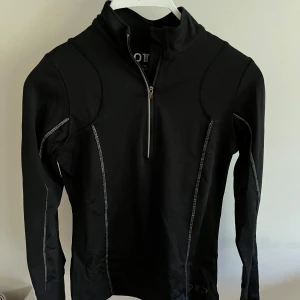 Träningströja  - Använd fåtal gånger, fint skick.