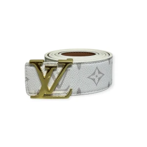 Louis Vuitton Bälte  - Helt nytt aldrig använt. Storlek 110cm. Kan frakta eller mötas i Stockholm. Postar inom 24 timmar