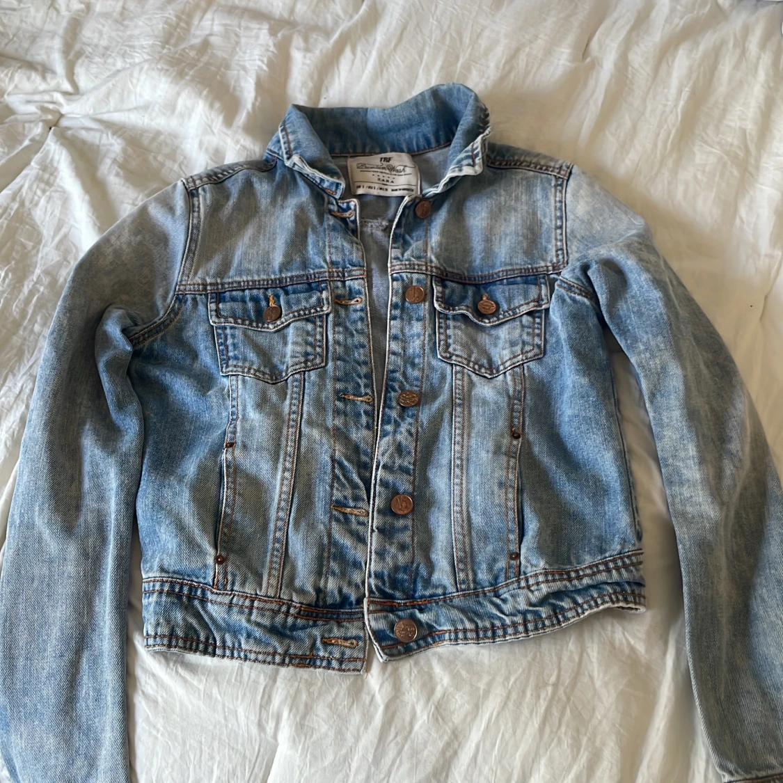 Ljusblå jeansjacka från Zara TRF S