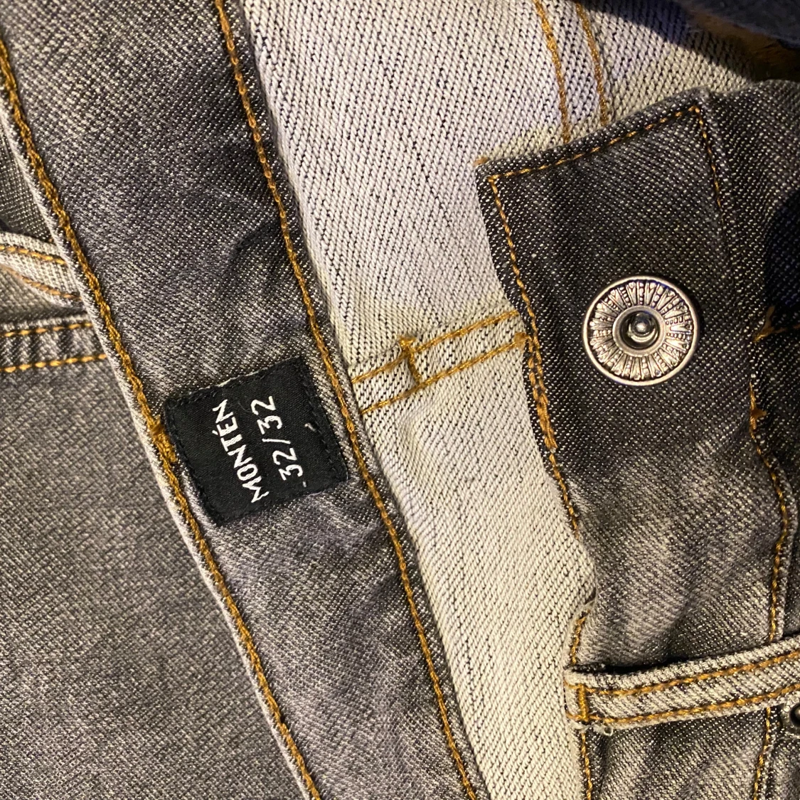 Grå jeans från Monten - 2