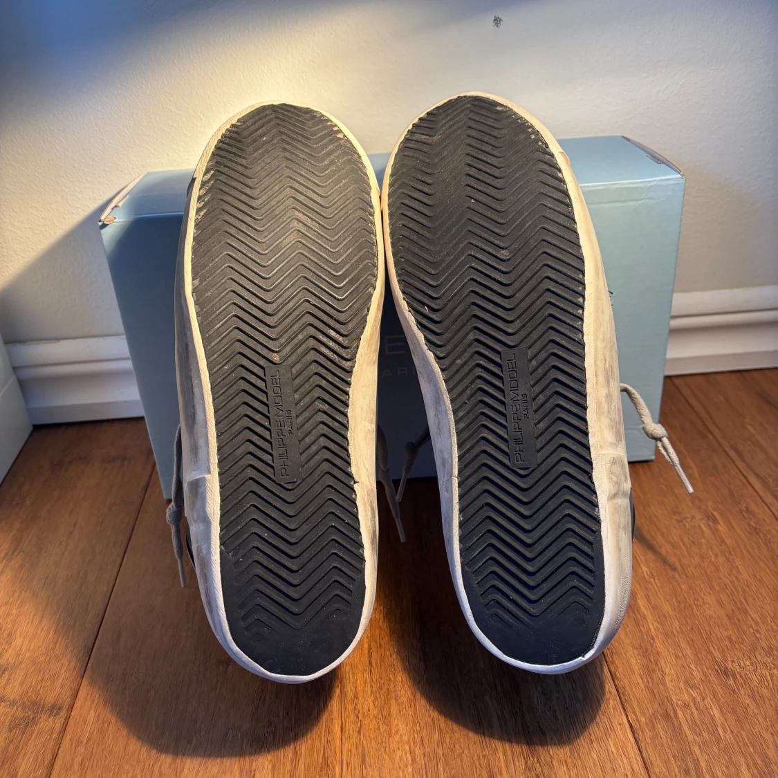 Mörkblåa sneakers från Philippe Model - 2