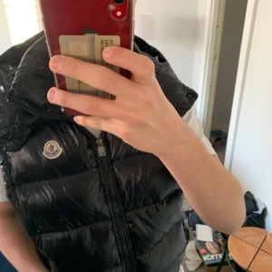 Moncler Vest - Jätte bra pris och bra skick 