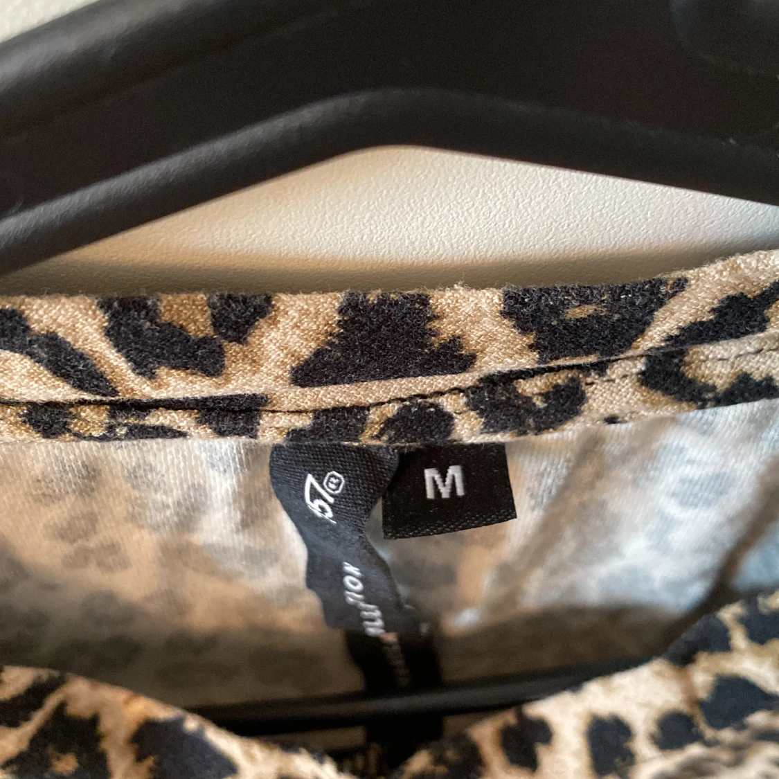 Leopardmönstrad topp från Label Collection - 3