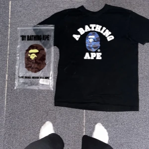 Bape blue camo tee - Frän blue camo t shirt från A Bathing Ape!cond 7/10