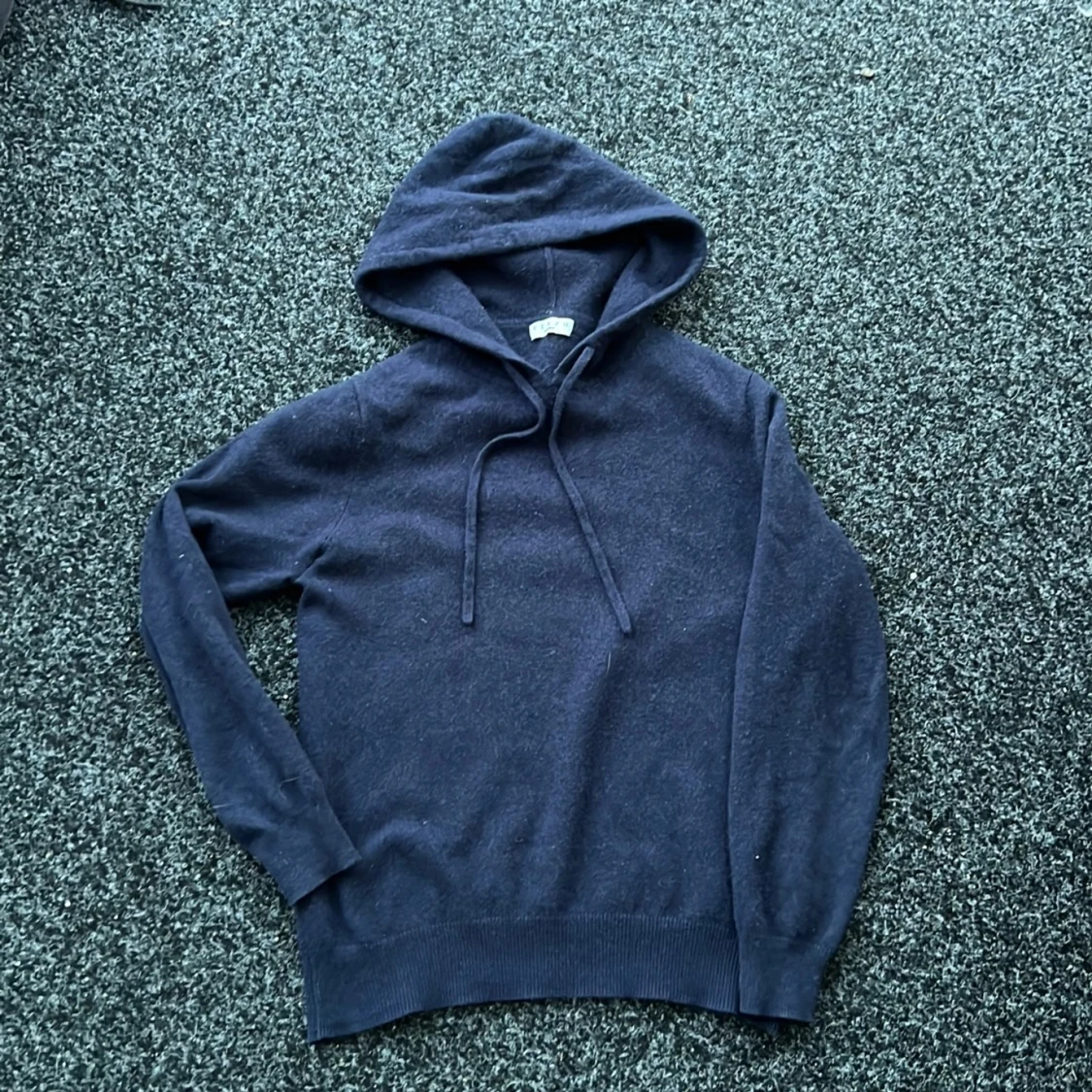 Marinblå hoodie