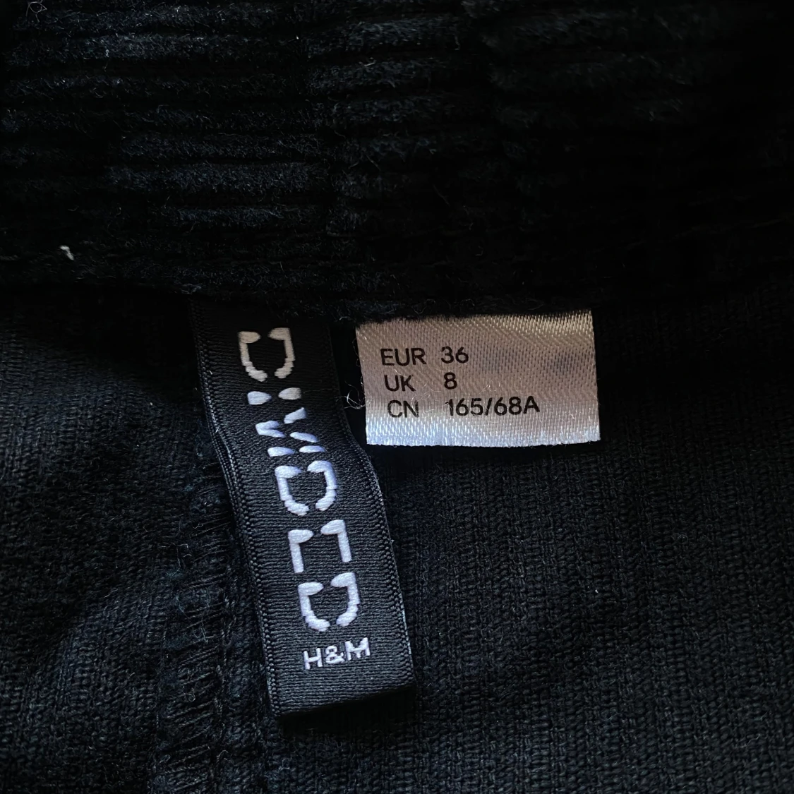 Svart manchesterkjol från H&M Divided - 2