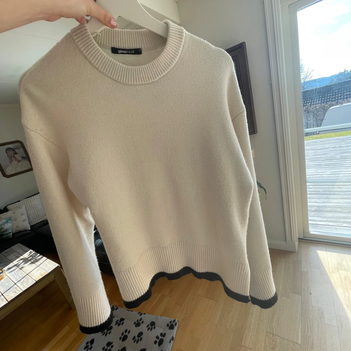 Vit tröja från Gina tricot  - 1