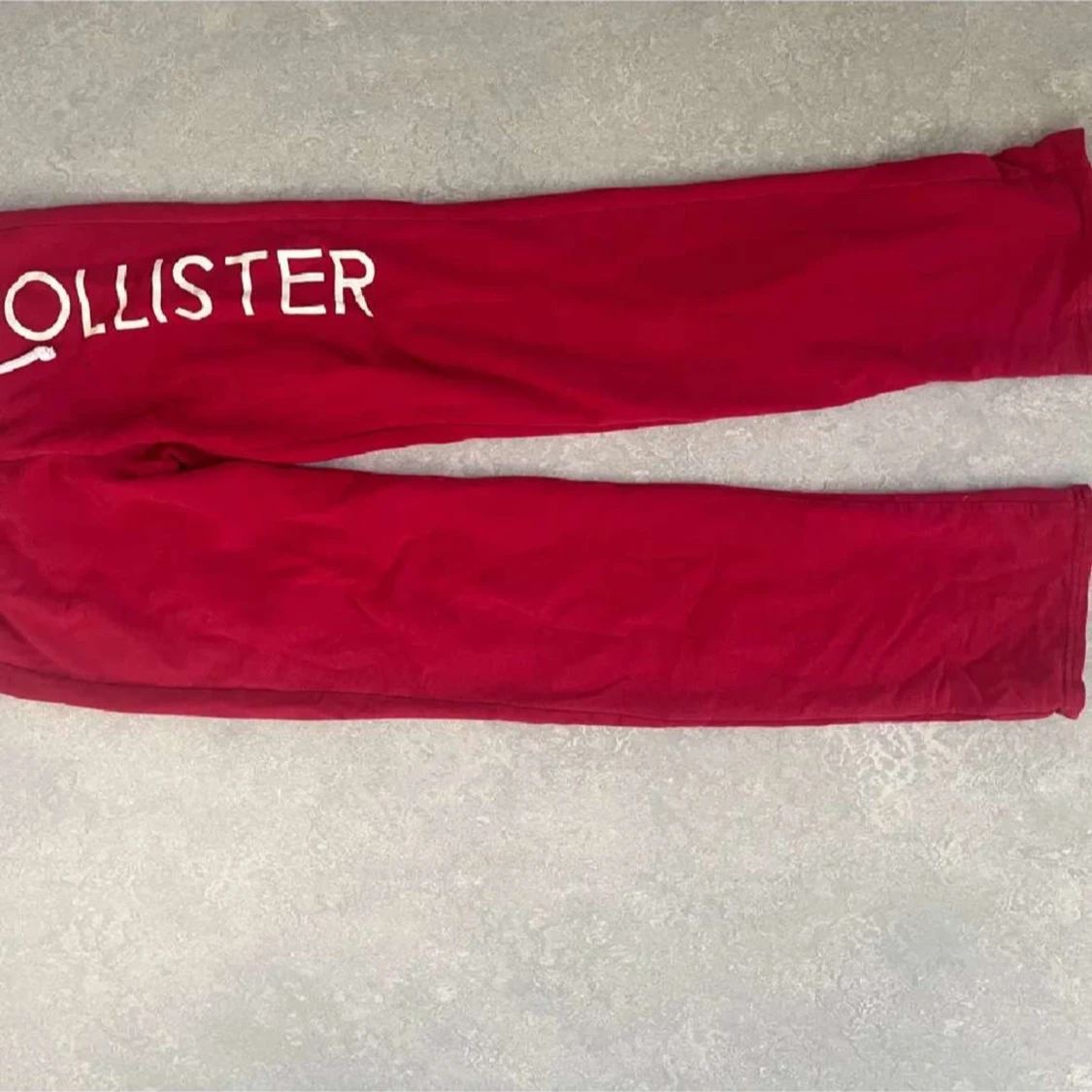 Röda mjukisbyxor från Hollister