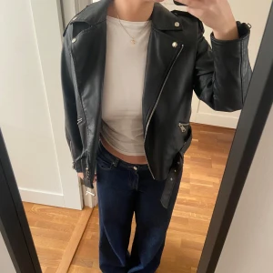 Skinnjacka - Säljer denna superfina skinnjacka