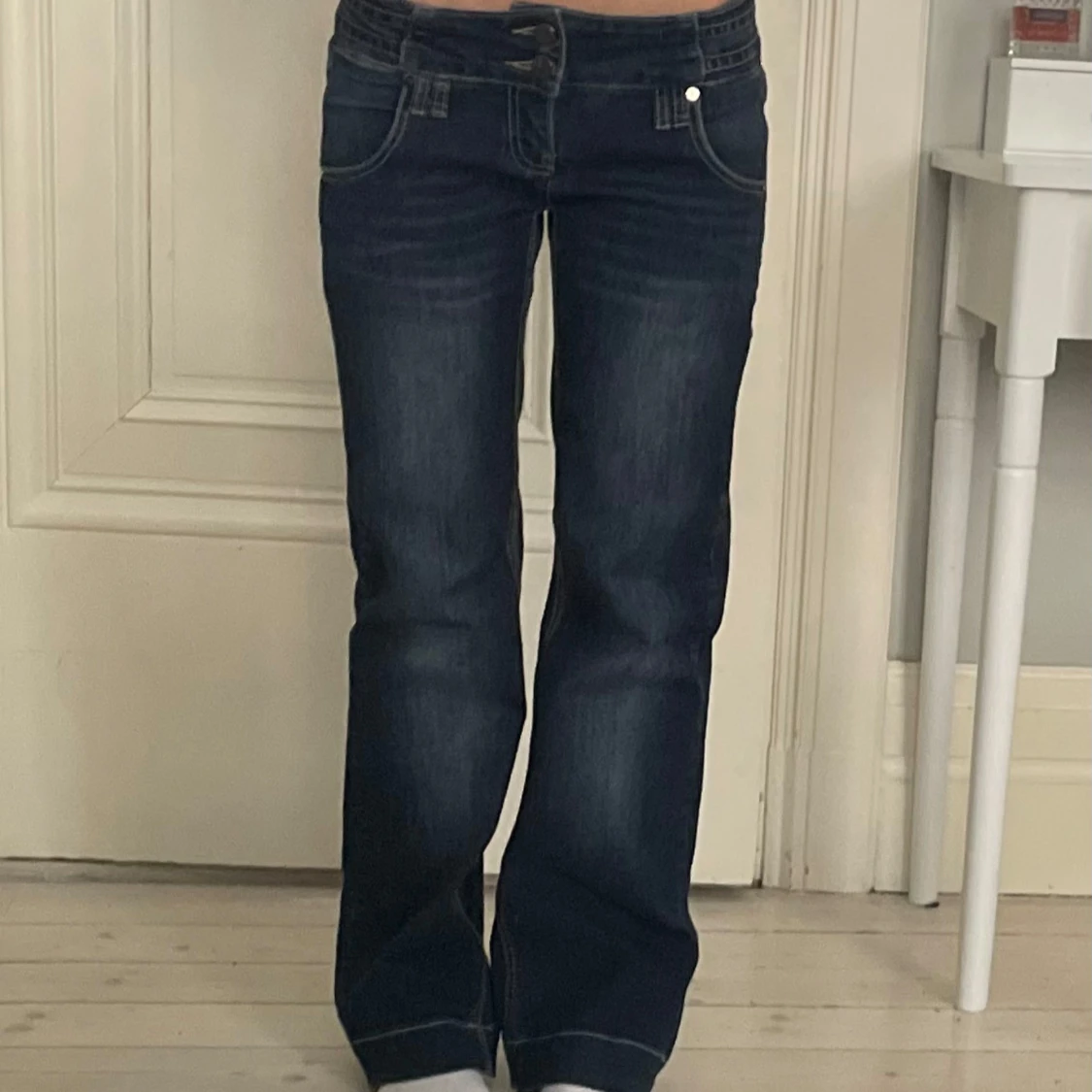 Mörkblå bootcut jeans - 1
