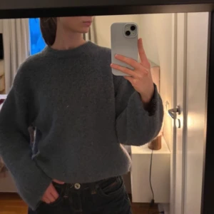 stickad tröja - Stickad tröja från GinaTricot, använd ett fåtal gånger. Inga defekter. Nypris 399 kr.