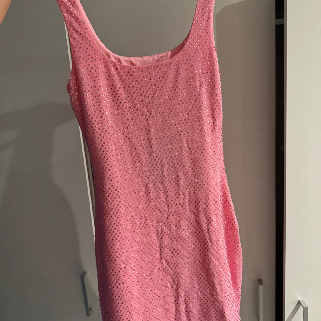 Rosa glittrig miniklänning från Thats so fetch AU - 1