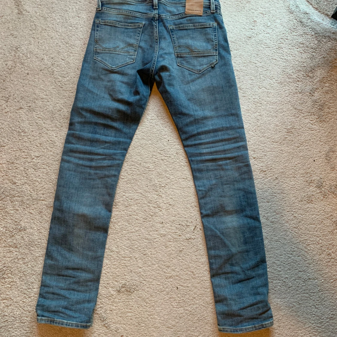 Jeans men slitningar - 1