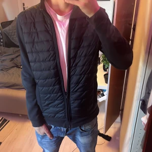 Väst/Cardigan OANVÄND!!! - Skriv vid funderingar