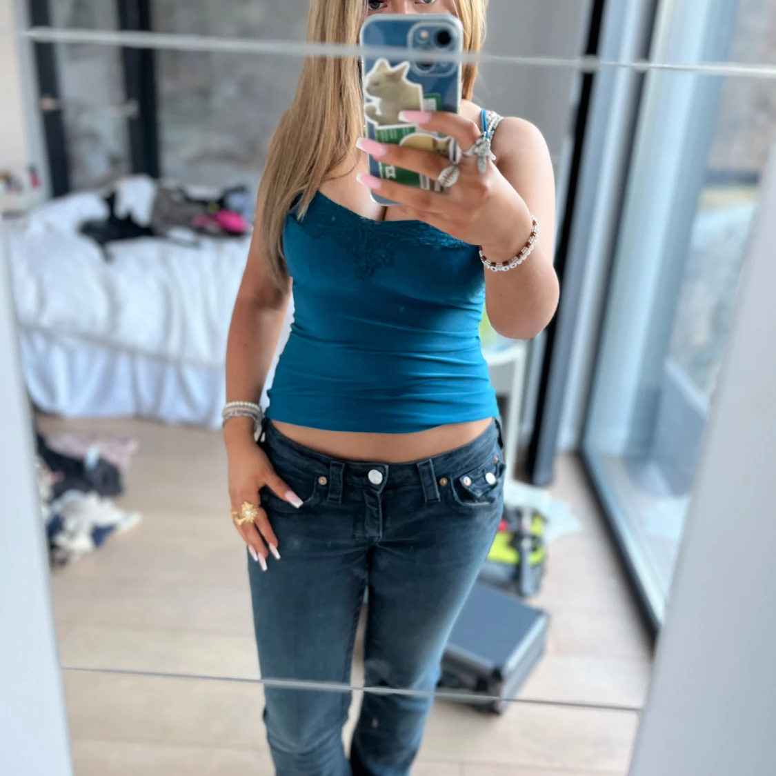 Turkos croppad linnetopp med spetsdetaljer - 1