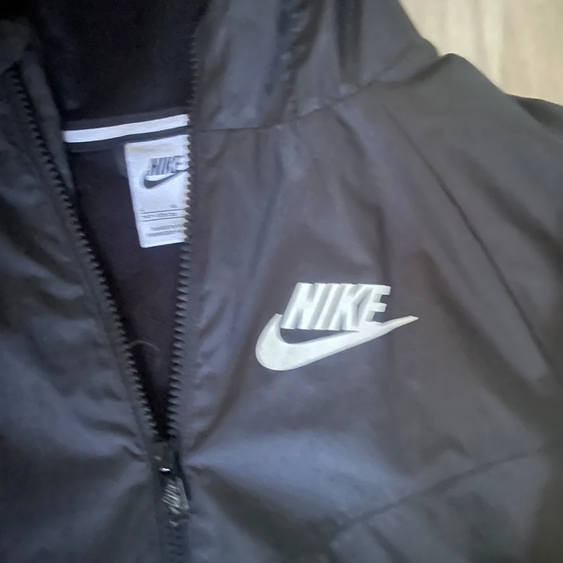 Svart vindjacka från Nike - 3