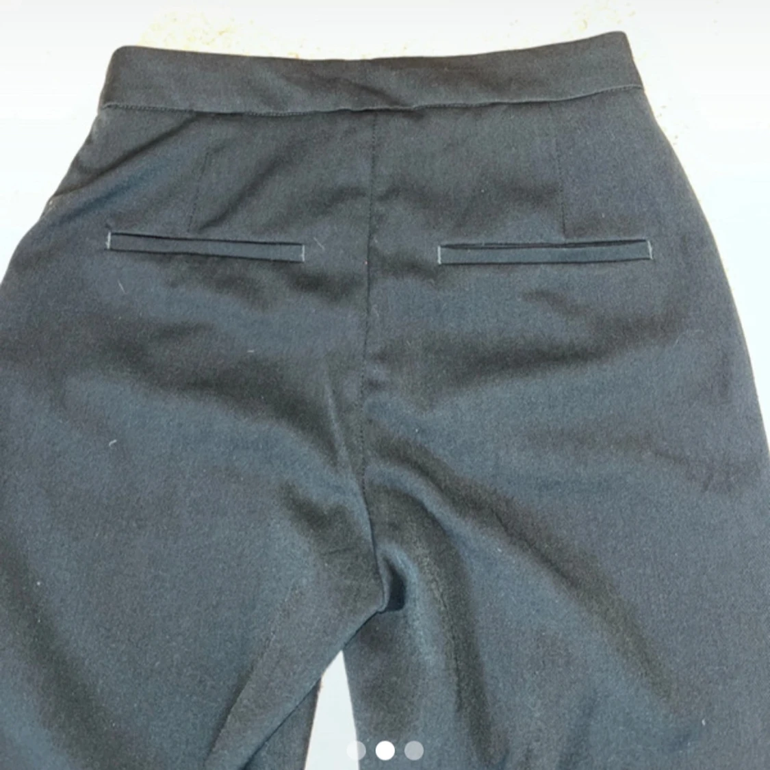 Mörkgröna kostymbyxor från H&M - 1