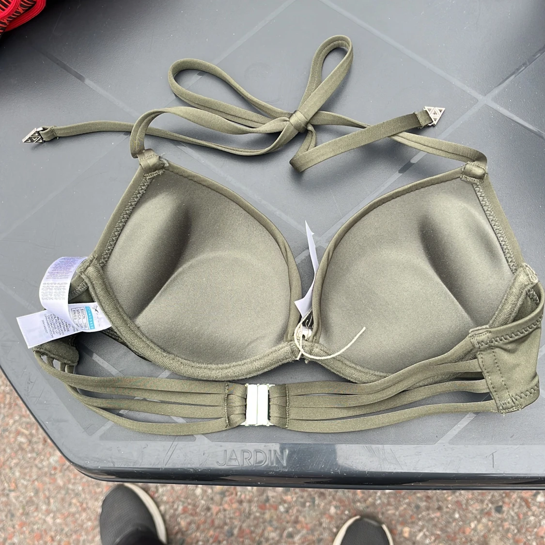 Oanvänd grön bikinitopp - 1