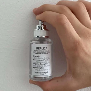 Lazy sunday morning maison margiela - Säljer min parfym, använd ett fåtal gånger, box tillkommer ej, kvittot finns online