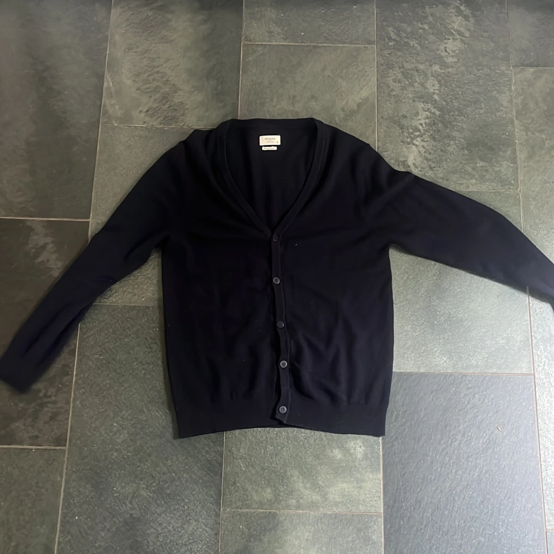 Mörkblå kofta i merinoull